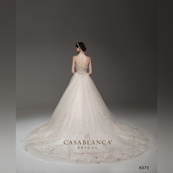Casablanca Wedding Dress (Ball Gown, Size 6, Champagne color) - Picture 7 of 9